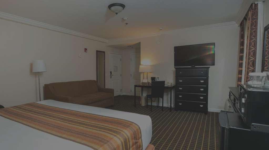 The Wilshire Grand Hotel West Orange Room photo